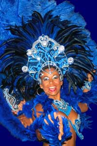 Samba-Tänzerin mit Solo-Auftritt