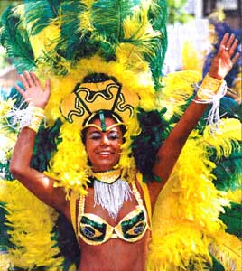 Samba beim Straßenkarneval und mit Spielmannszug beim Stadtfest